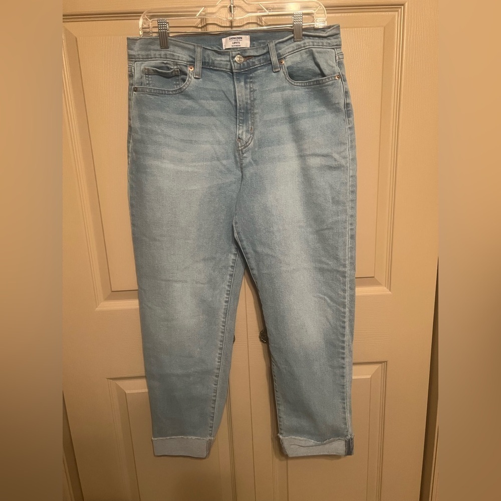 Levi's Denizen Boyfriend Jean Capris in Light Blue